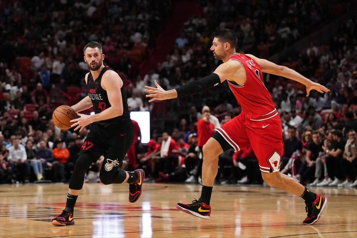 3方大交易达成，没最差有更差，2输家3赢家很明朗，2人成了皮球