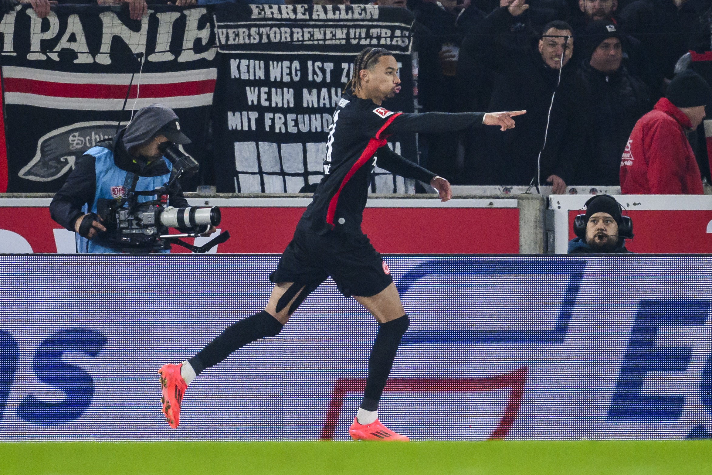 ewc电竞世界杯-记者：一旦确定无法签下伊萨克，利物浦将迅速推进埃基蒂克的转会