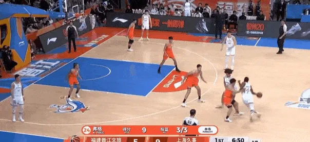 ewc电竞世界杯-拦不住！弗格开局手感火热连中4记三分，包办上海全部12分
